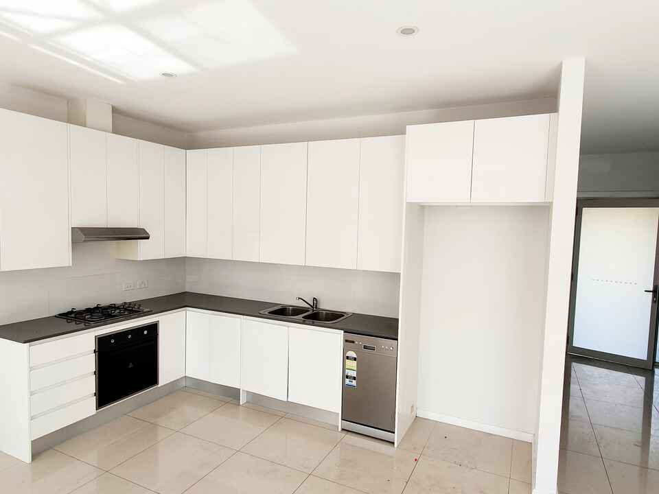 2/620 POLDING STREET Bossley Park
