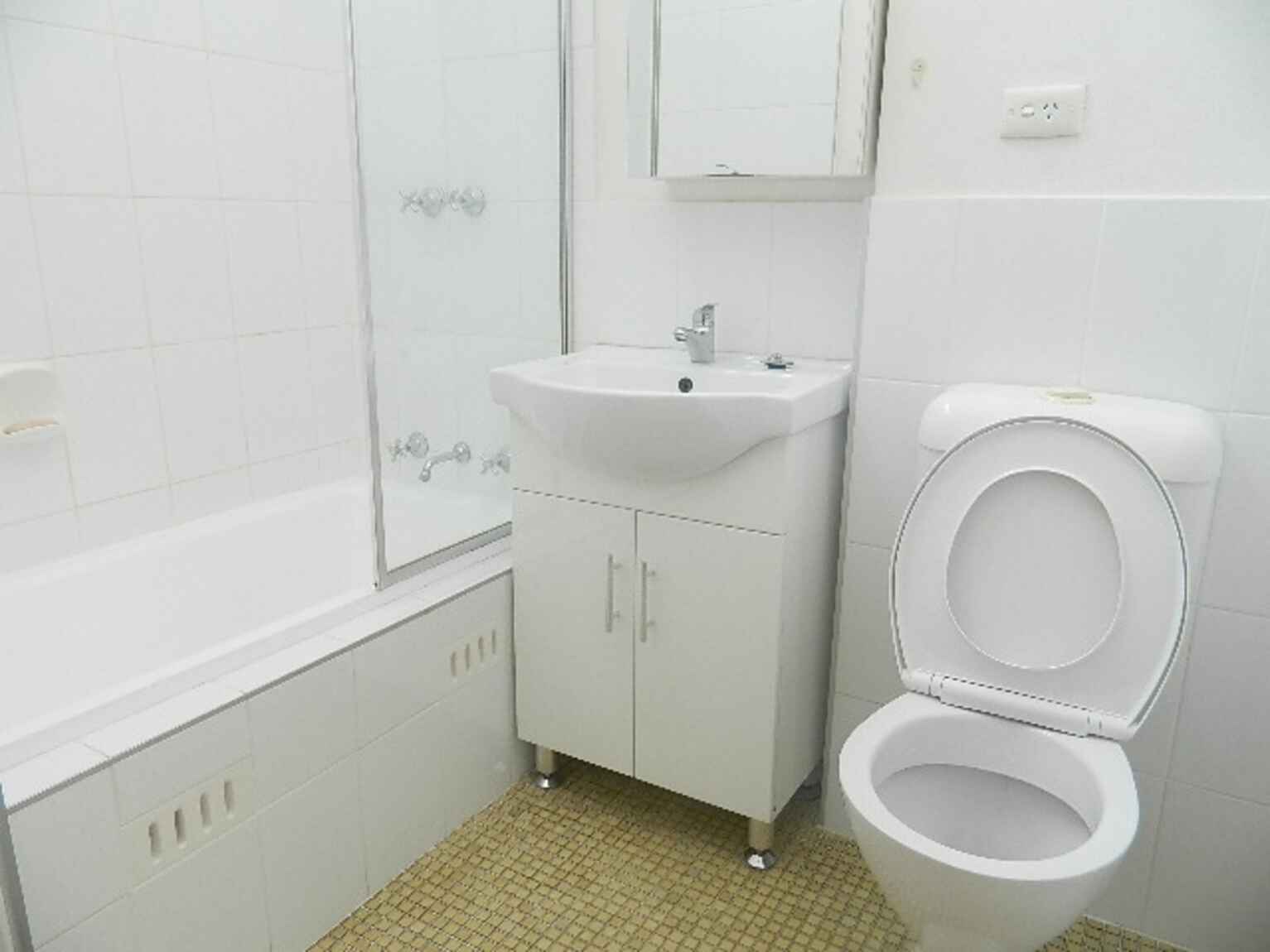 13/26 YORK STREET Fairfield