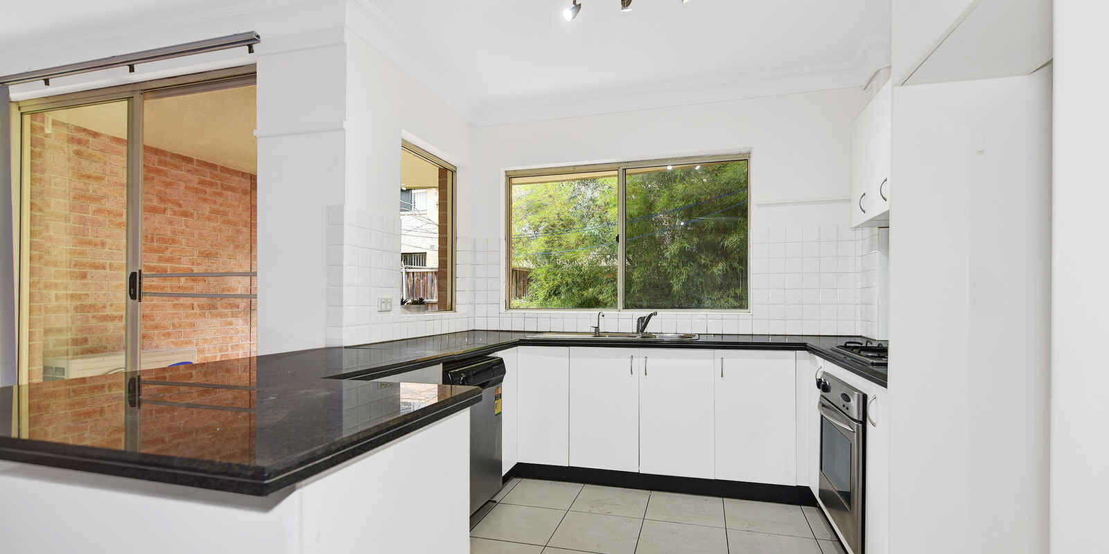 12/1 Cheriton Avenue Castle Hill