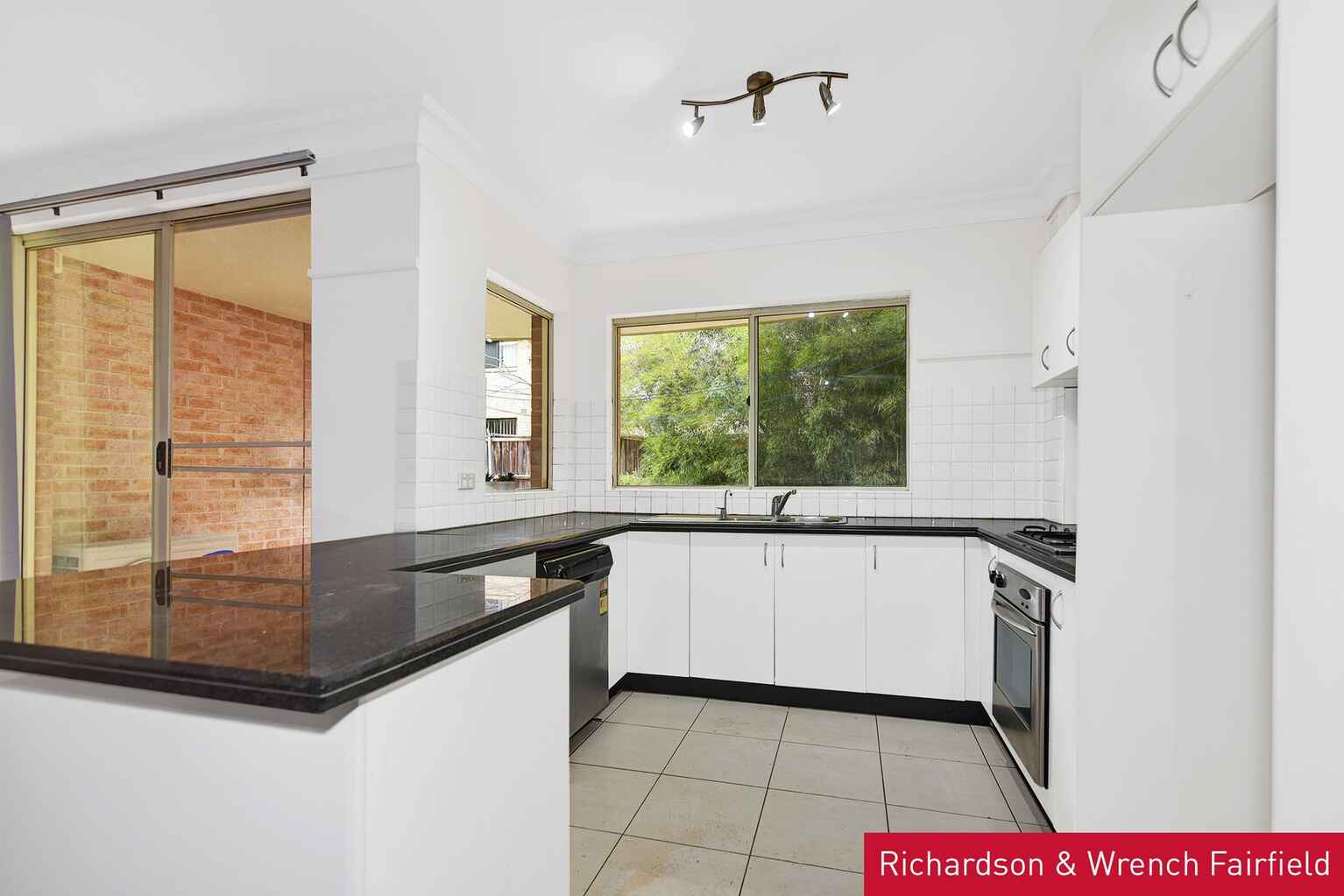 12/1 Cheriton Avenue Castle Hill