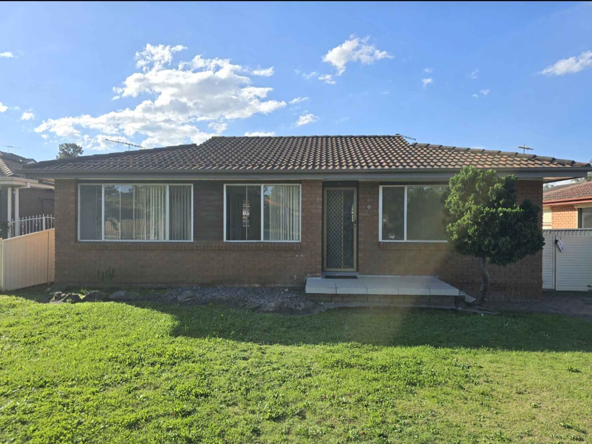 6 Coolatai Crescent Bossley Park