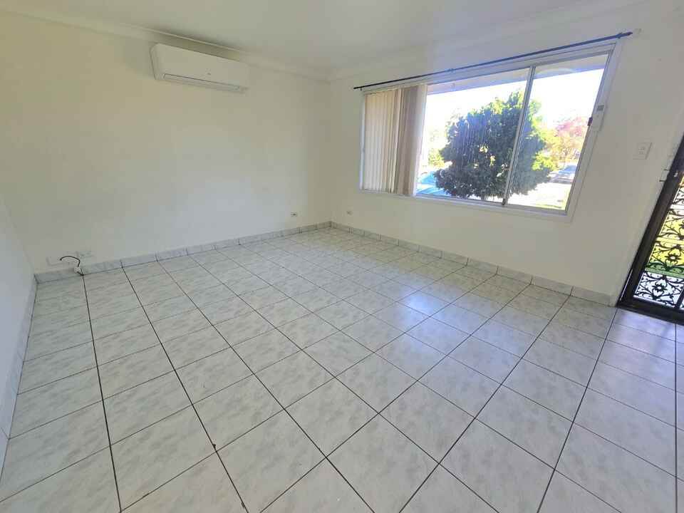 6 Coolatai Crescent Bossley Park