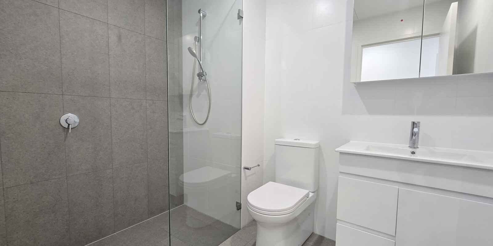 A1104/8 The Crescent Fairfield