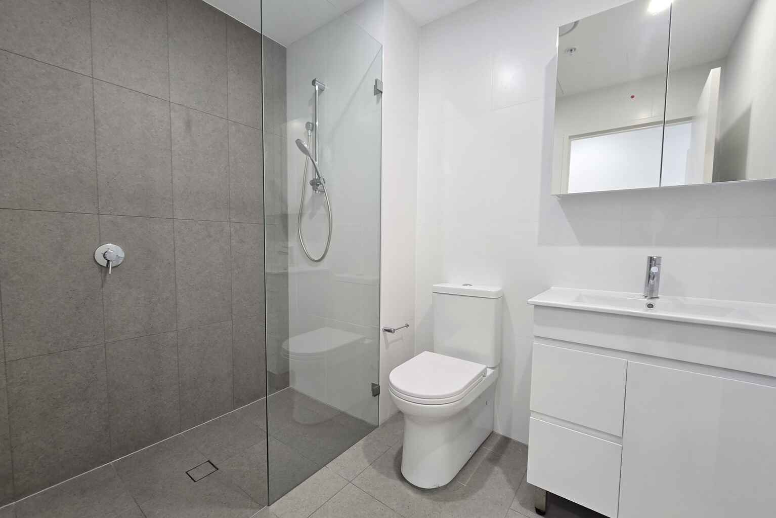 A1104/8 The Crescent Fairfield