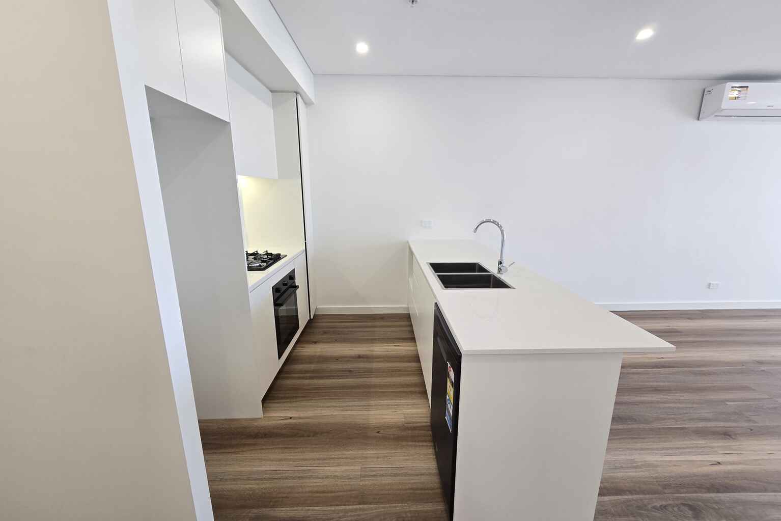 B604/6 The Crescent Fairfield