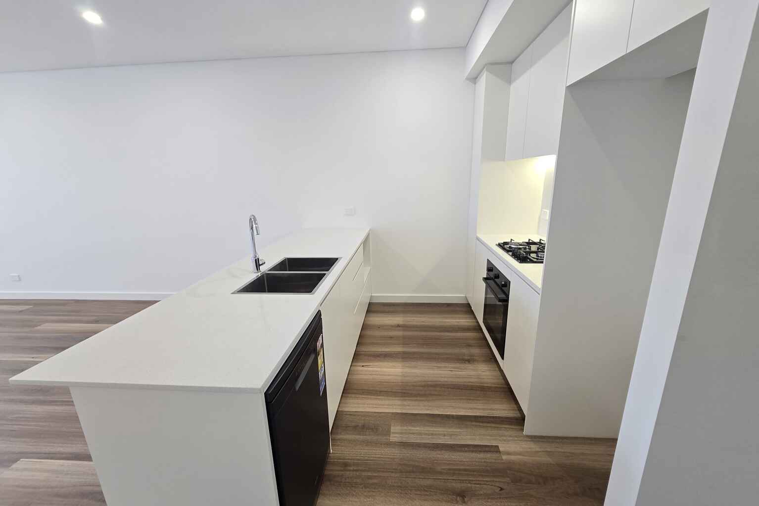 B605/6 The Crescent Fairfield