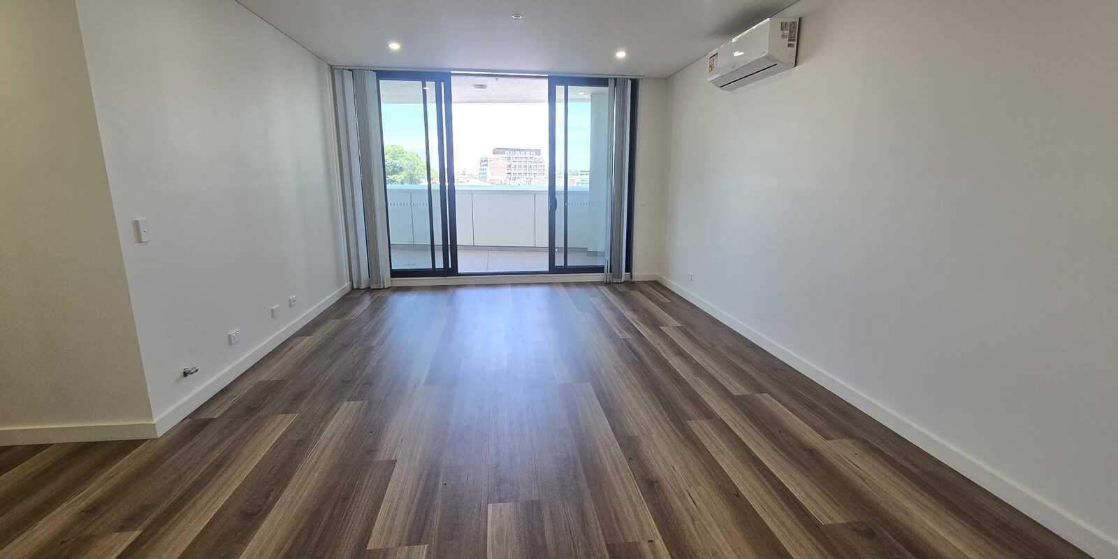 A503/8 The Crescent Fairfield