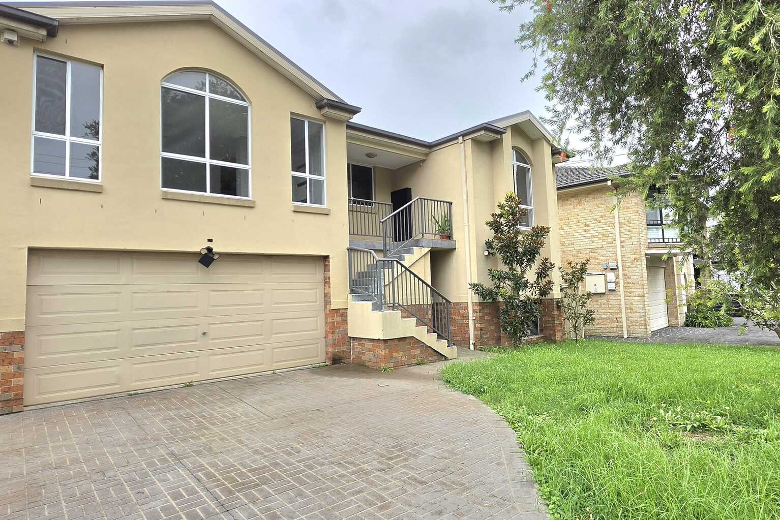 51  Waterside Crescent Carramar