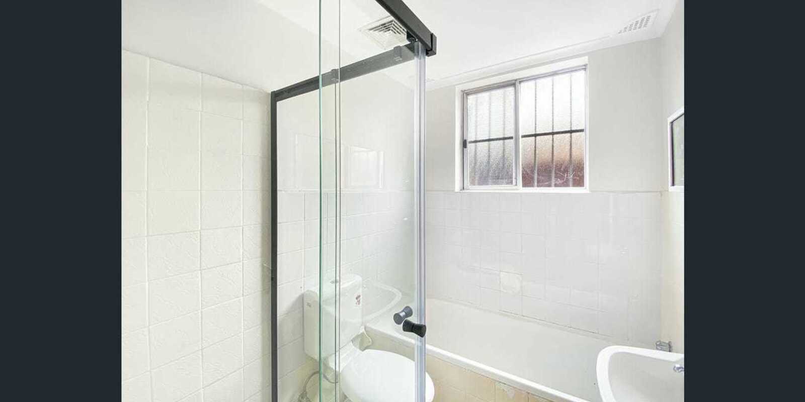 3/28 Flora Street Roselands