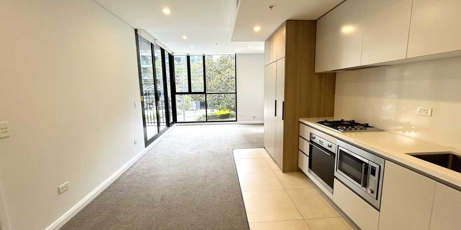 104/7 Maple Tree Road Westmead