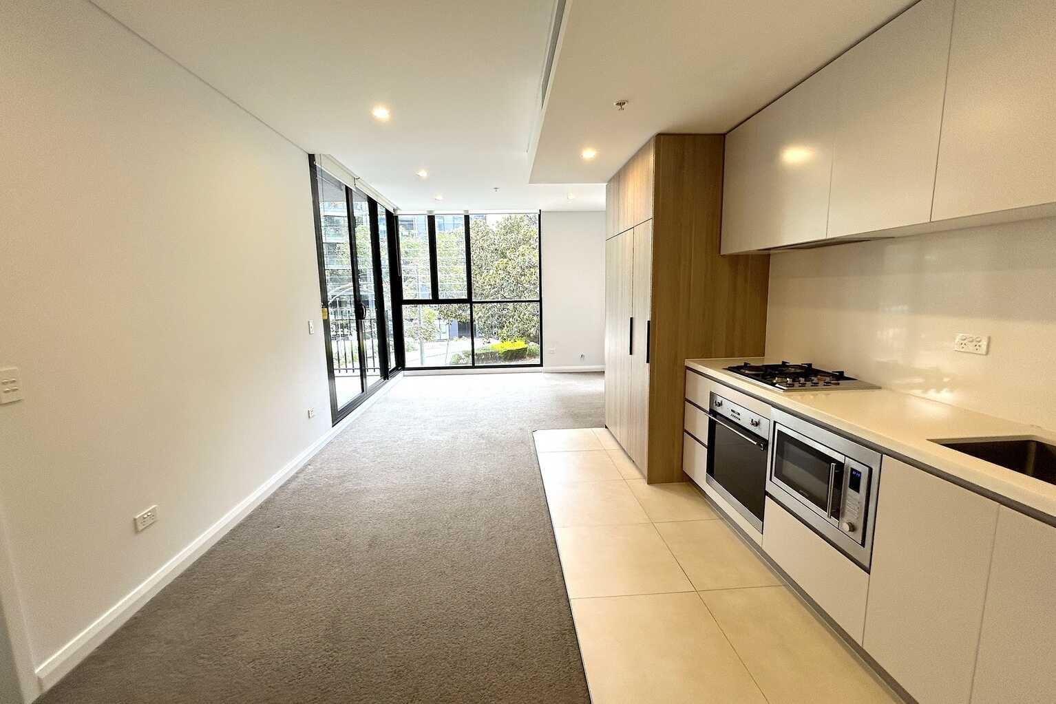 104/7 Maple Tree Road Westmead