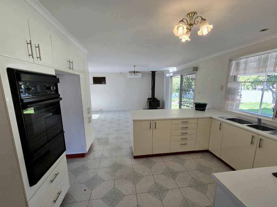 2 Waterhouse Street Abbotsbury