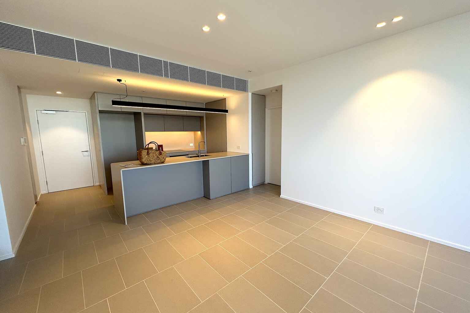 Level 10/1004/40 Solent Circuit Norwest Level 10/1004/40 Solent Circuit Norwest