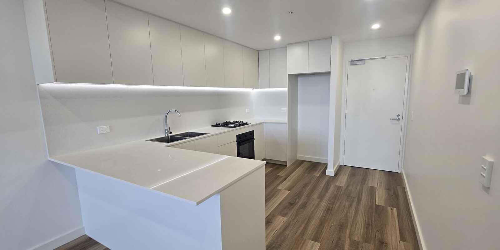 A503/8 The Crescent Fairfield