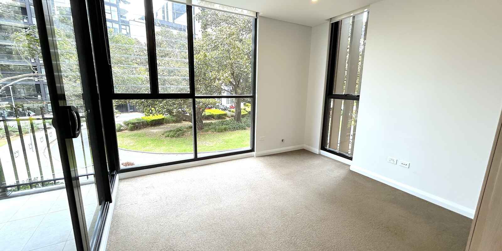 104/7 Maple Tree Road Westmead