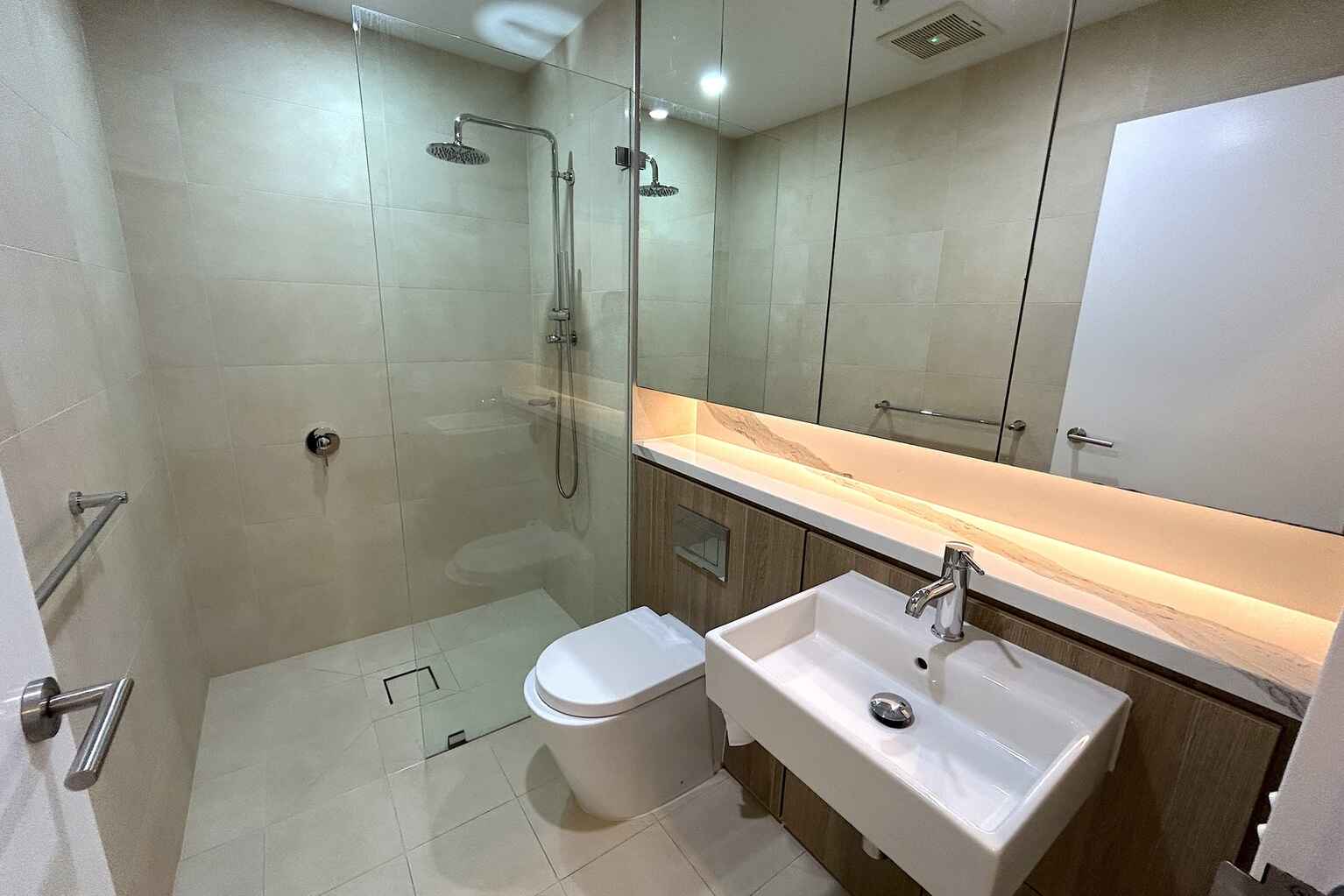 104/7 Maple Tree Road Westmead